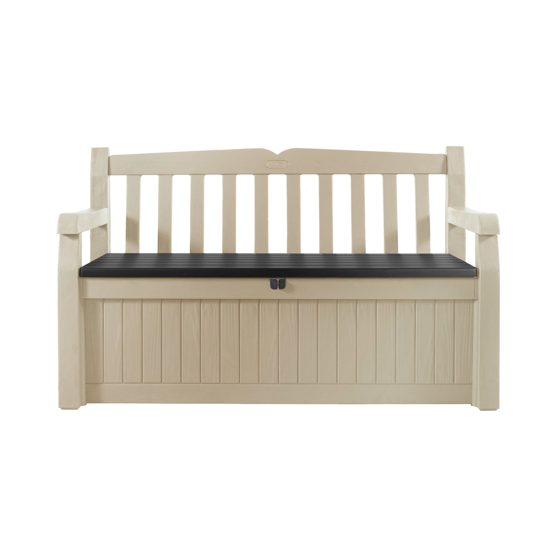 ספסל עץ, יושב, רקע לבן.