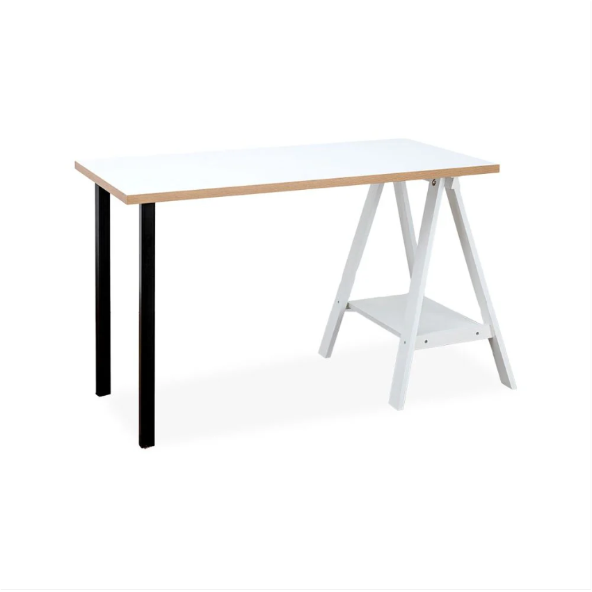 שולחן עומד עם רגליים שחורות ולבנות.