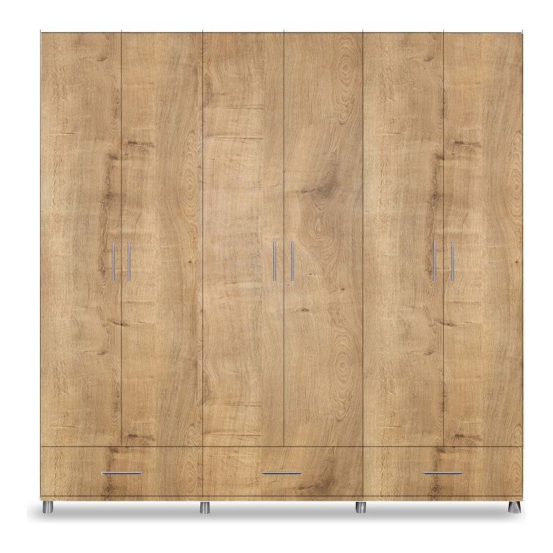 ארון עץ עומד בחדר ריק.