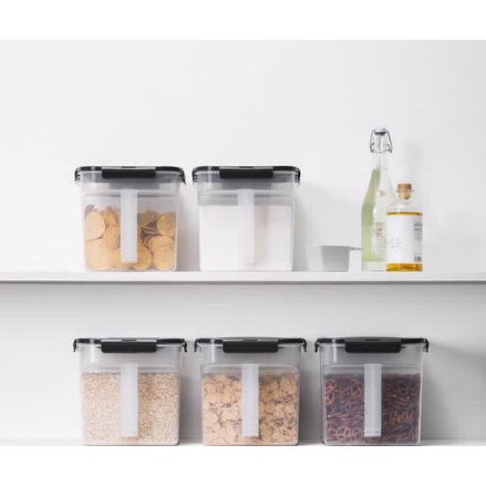 מיכל אחסון פלסטיק 10 ליטר עם ידית אחיזה וכף מזיגה