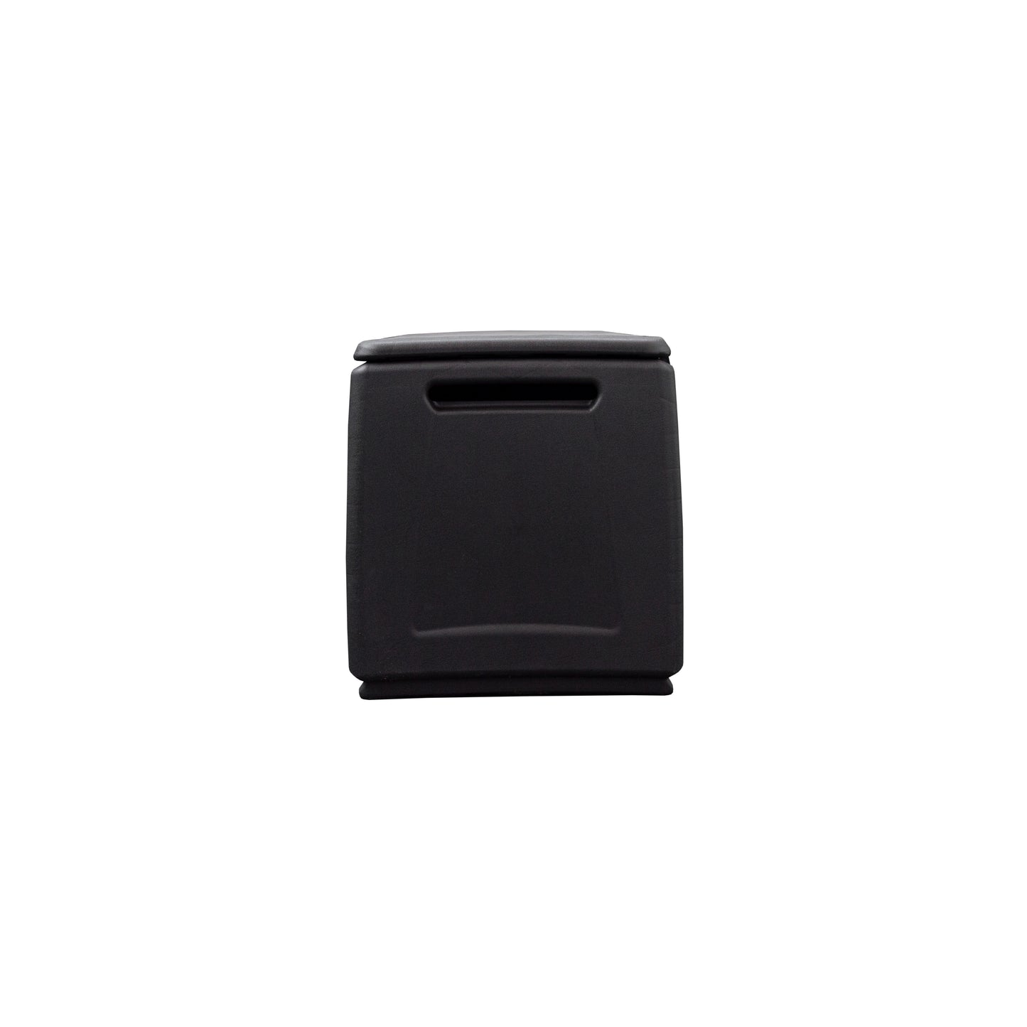 קופסה שחורה סגורה על רקע לבן.