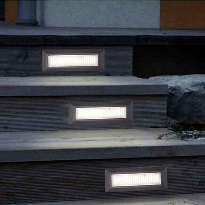 צמוד קיר מלבן לבן 4W IP65 גוון אור משתנה בקליק