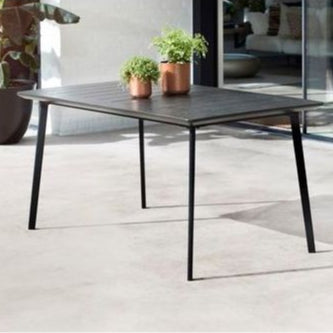 שולחן מטלין פלסטיק שחור