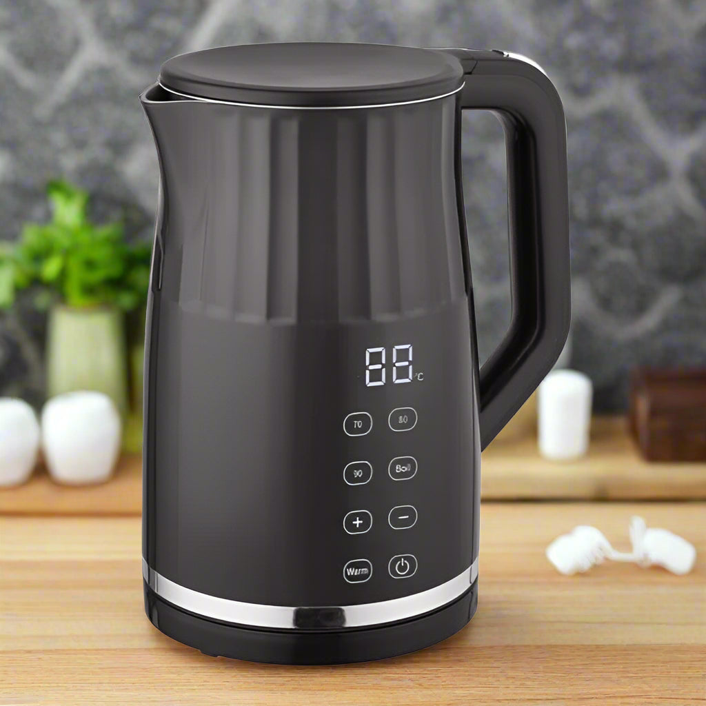 קומקום דיגיטלי שחור שומר חום 1.7 ליטר מבית המילטון