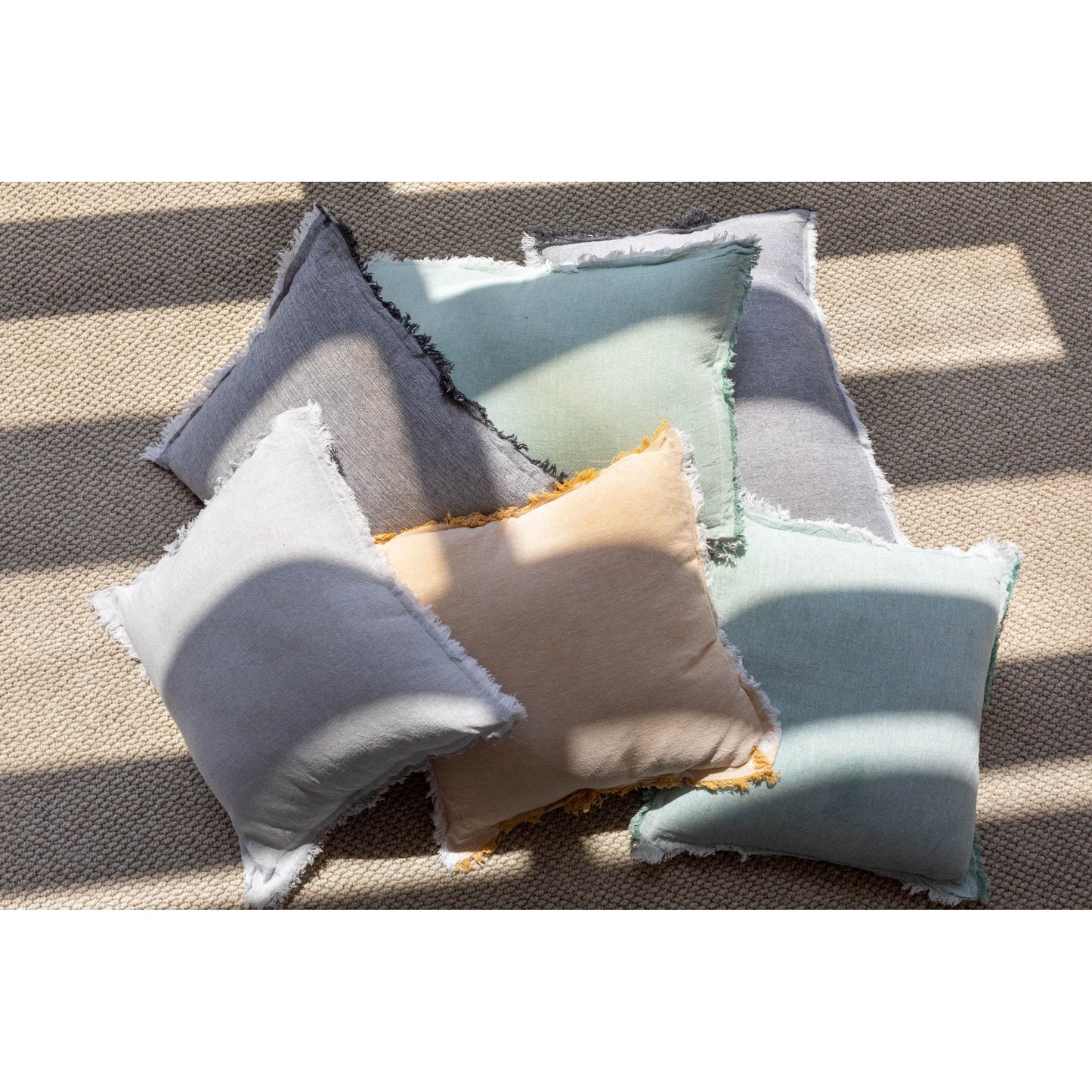 כרית פיטר 45*45 ס"מ אפור בהיר