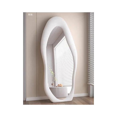 מראת גוף עומדת עם מסגרת אמורפית דגם ג’סיקה