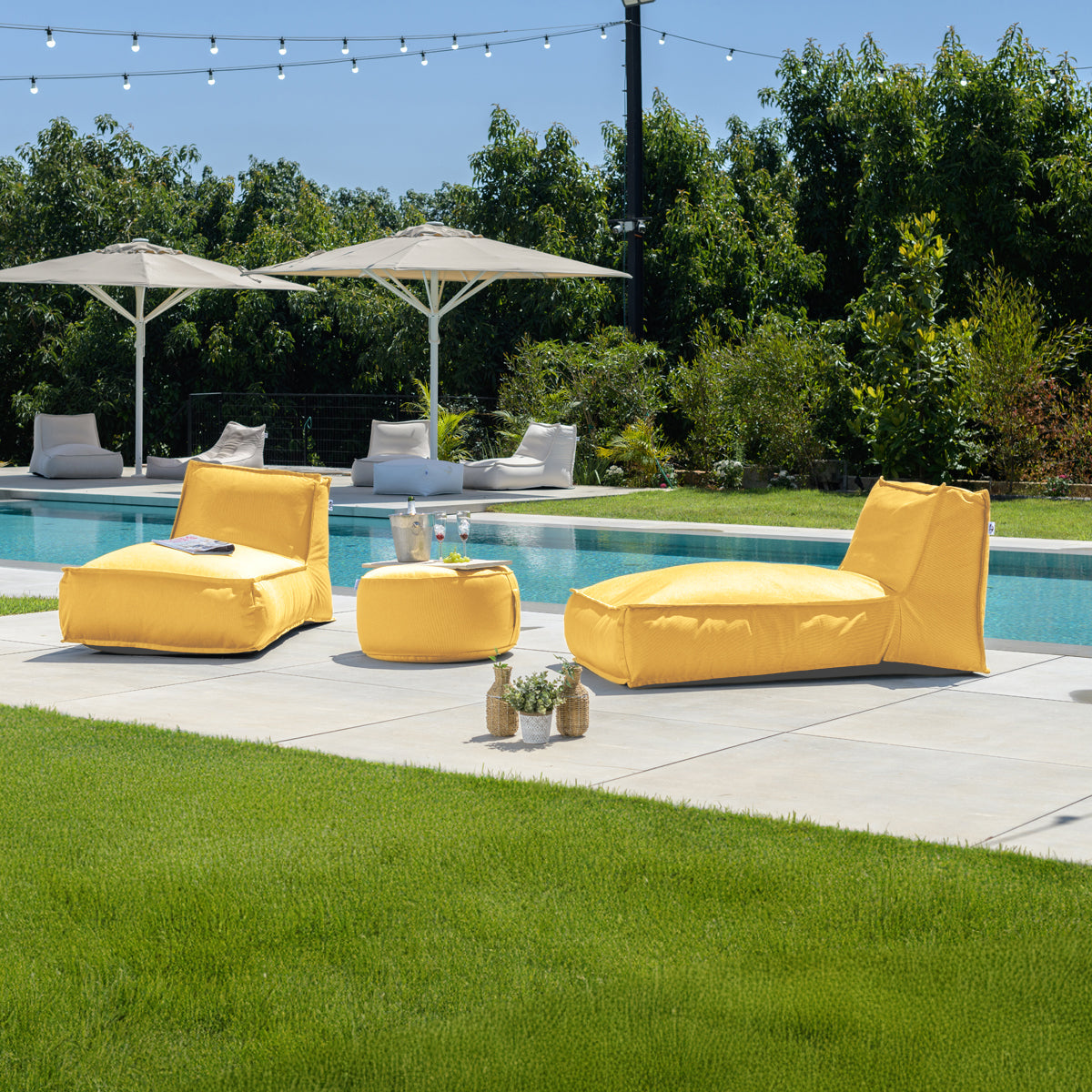 מיטת שיזוף שזלונג למרפסת ולגינה מבד חוץ דגם זואי 160/82 צבע לבן