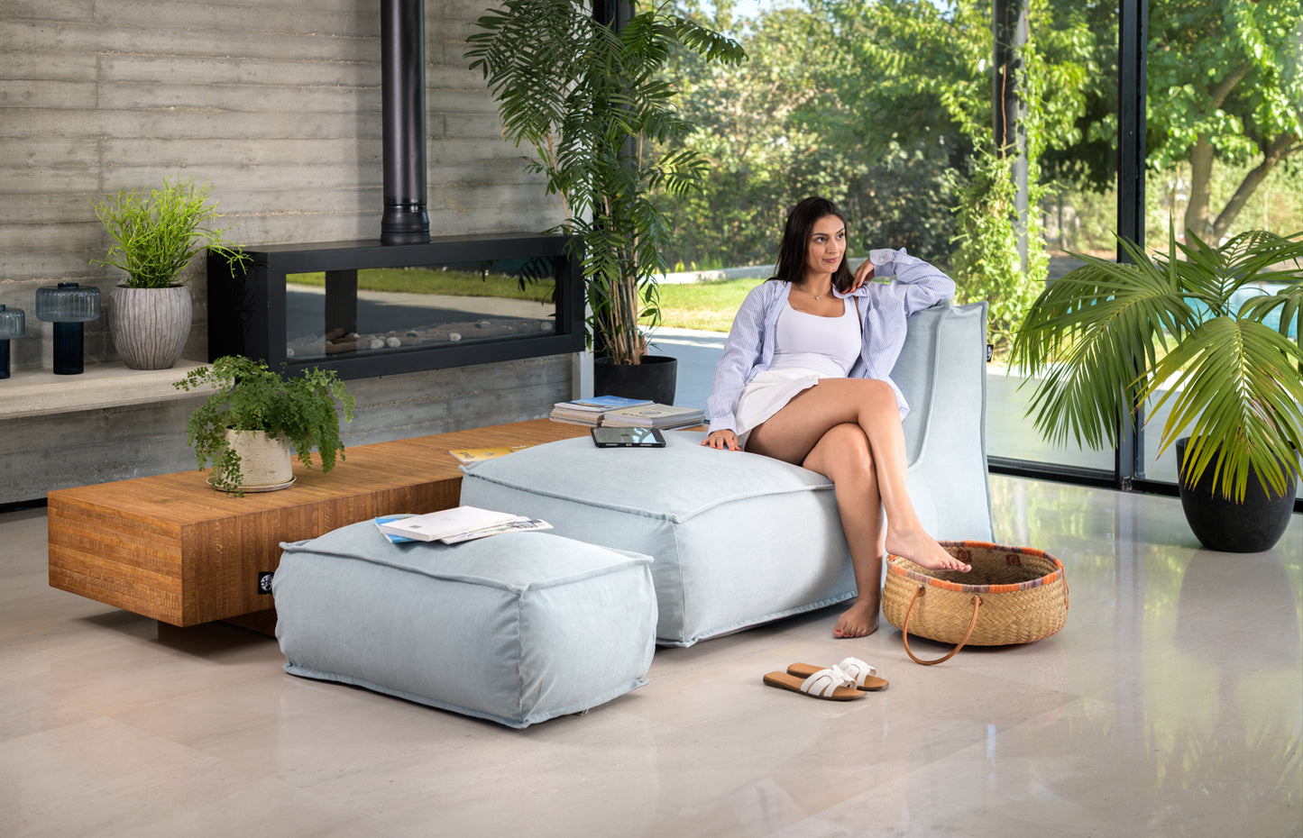 פוף כורסא שזלונג זואי קטיפה צבע ג'ינס