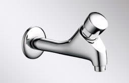 ברז לחיצה מהקיר מים קרים