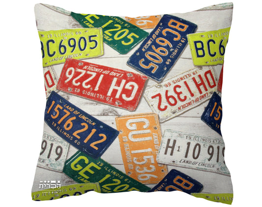 כרית נוי מספרי רכב צבעוניים