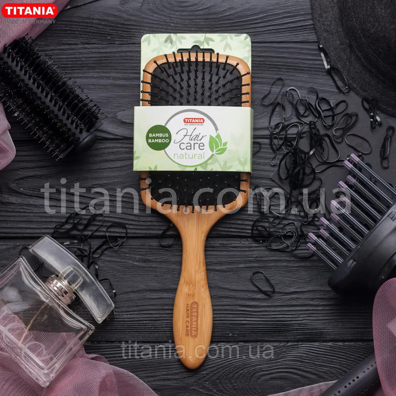 מברשת לשיער - ידית מעץ במבוק