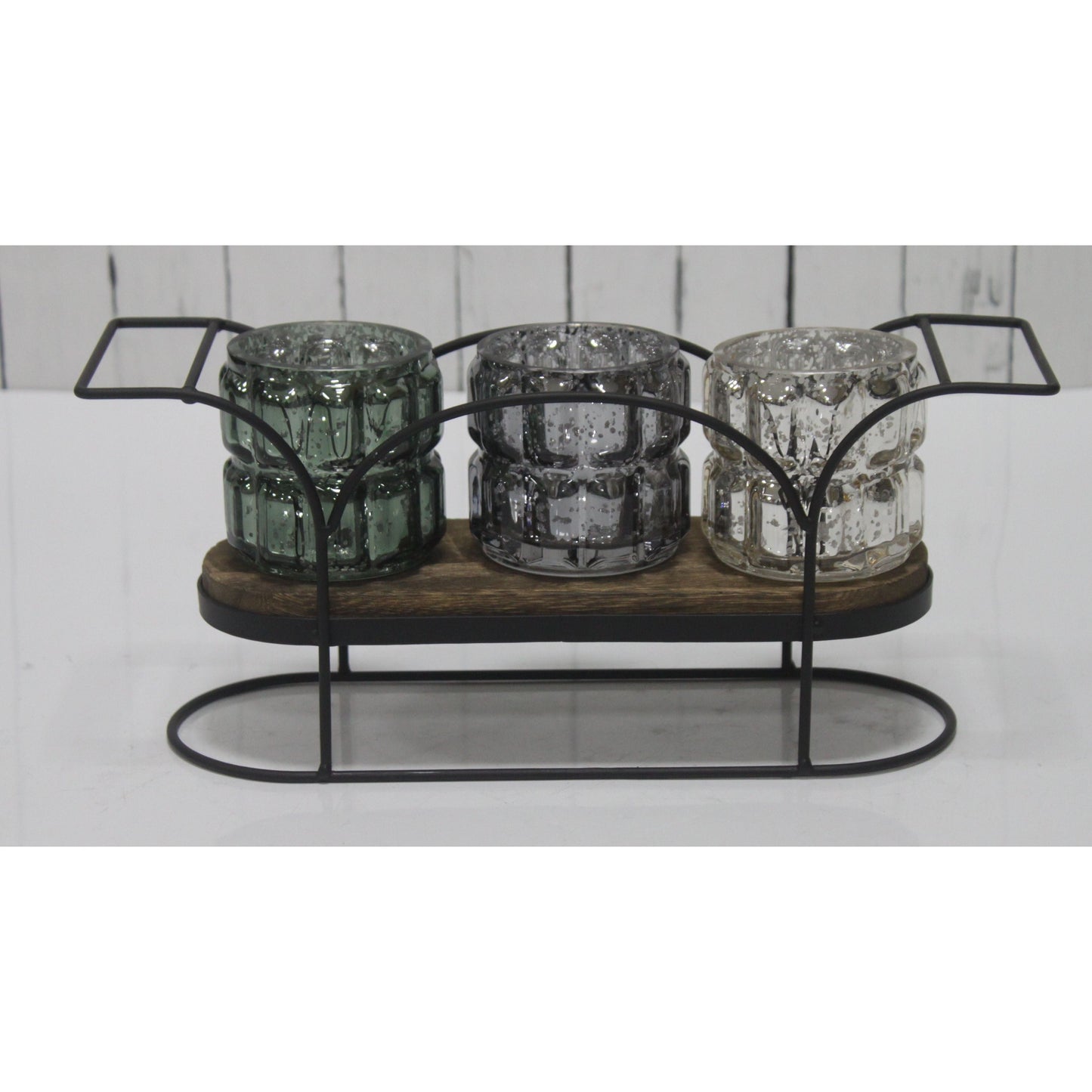 מעמד עץ מעוצב ל 3 נרות