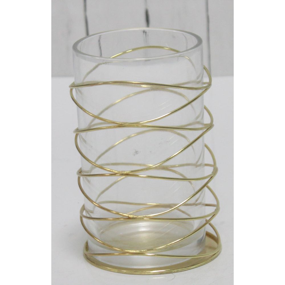 מעמד לנר גבוה מוזהב