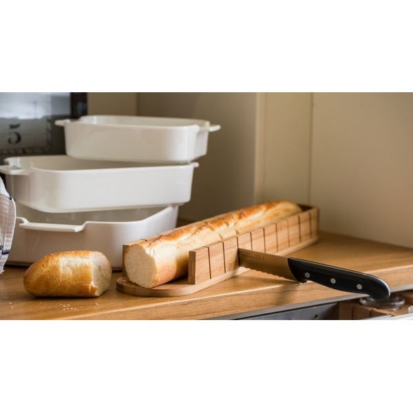 צלחת במבוק להגשת באגט