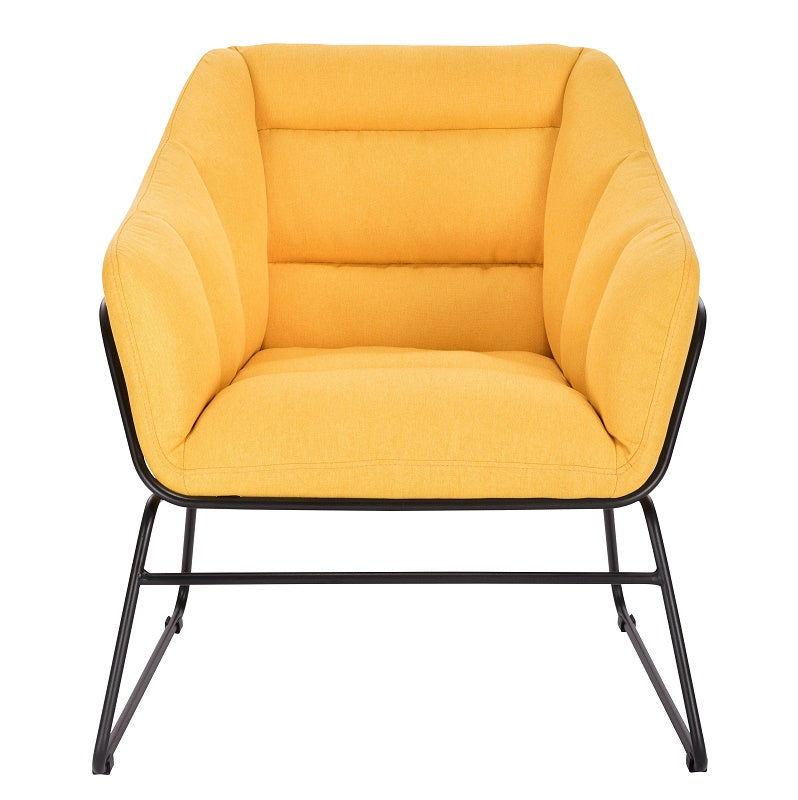 כורסה צהובה גדולה על רצפה לבנה.