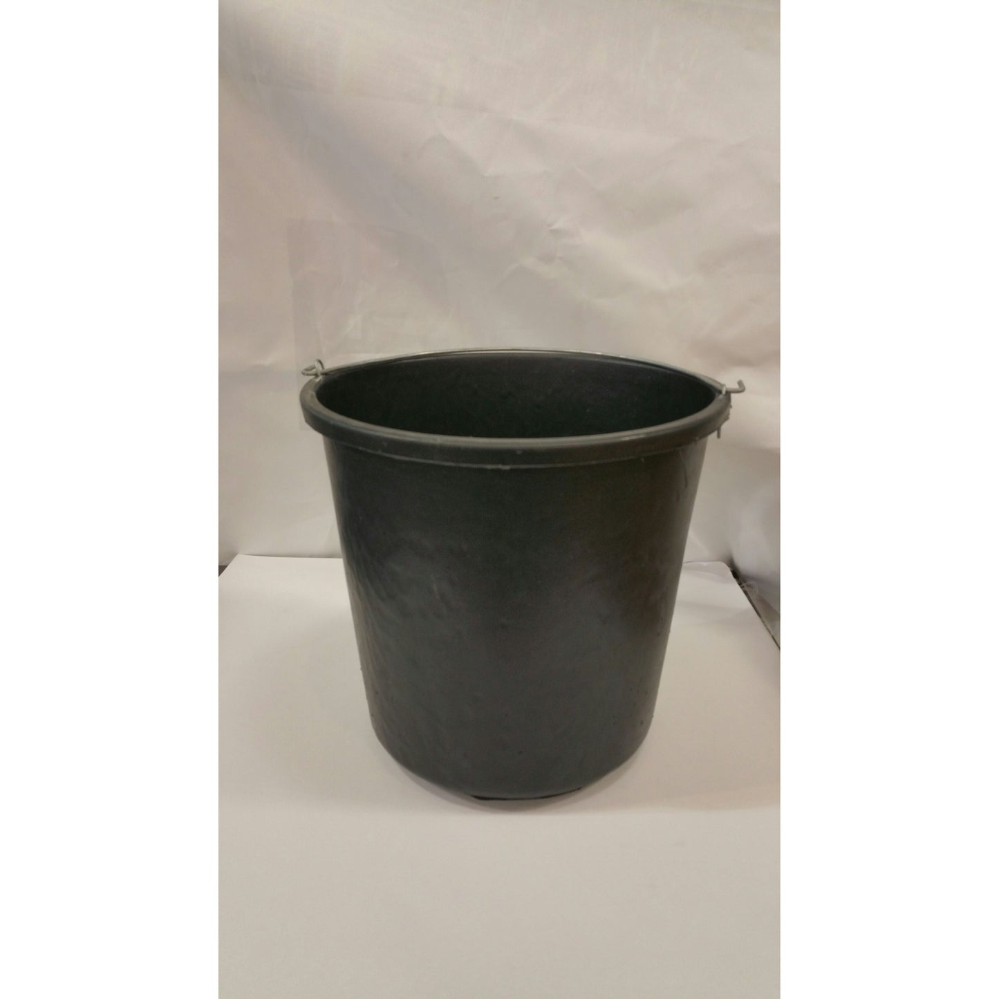 דלי בניין שחור 10 ליטר