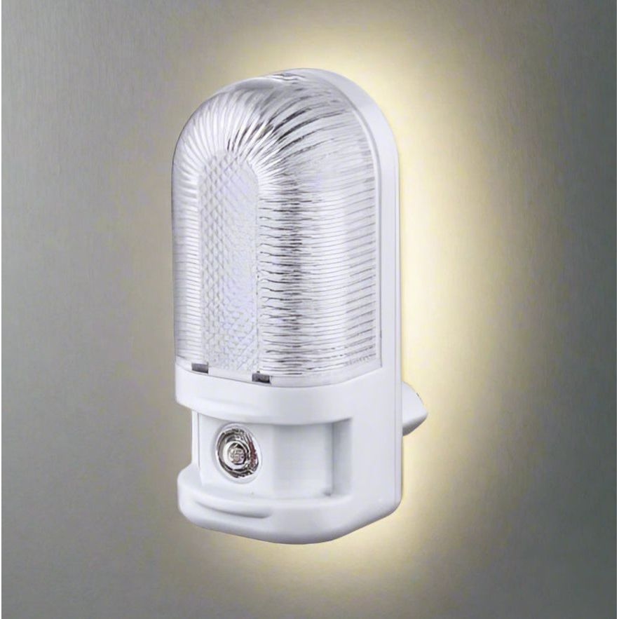 מנורת לילה LED 1W כולל פוטוצל גוון אור לבן