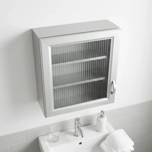 ארון אמבטיה דלת אחת עם מראה, Bathroom , Clear Sunny Day.