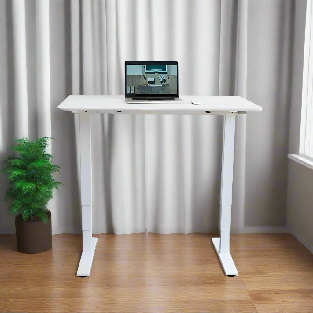 שולחן עבודה פנאומטי רוחב 140 ס"מ דגם Sit Stand Table מבית Keisar לבן