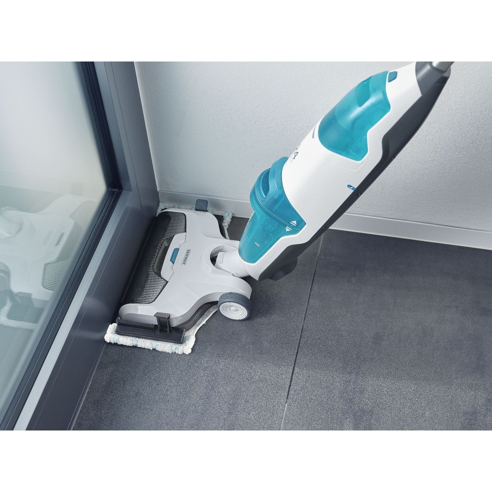 שואב שוטף ומייבש רצפות אלחוטי נטען דגם Regulus Aqua PowerVac Pro תוצרת LEIFHEIT גרמניה