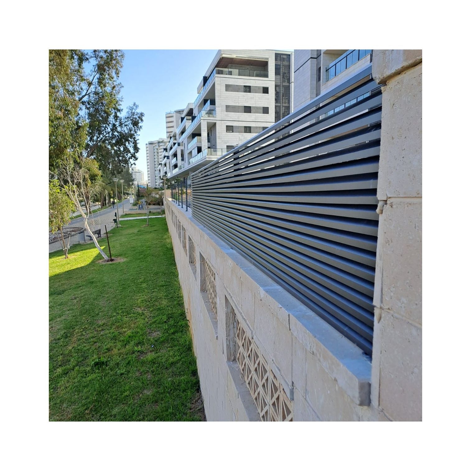 פרופיל אלומיניום לגדר מדגם כנף ציפור  צבע קרם