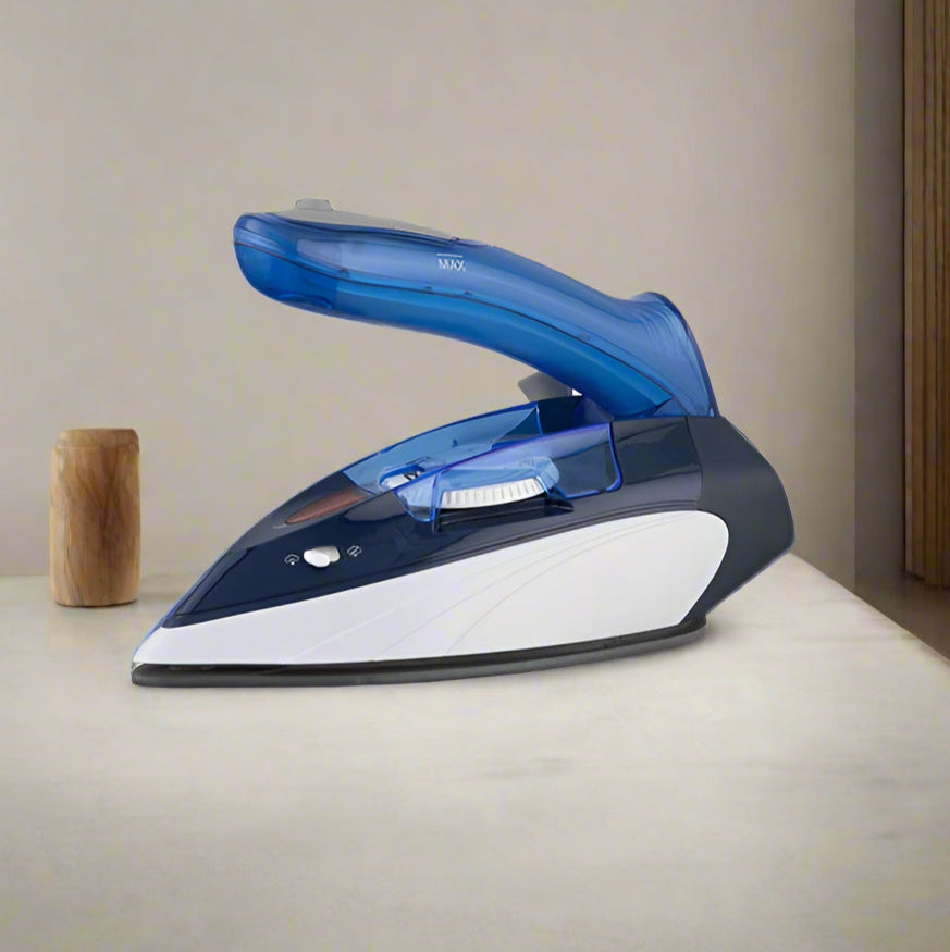 מגהץ טיולים מתקפל קרמי 900W HEM-2506