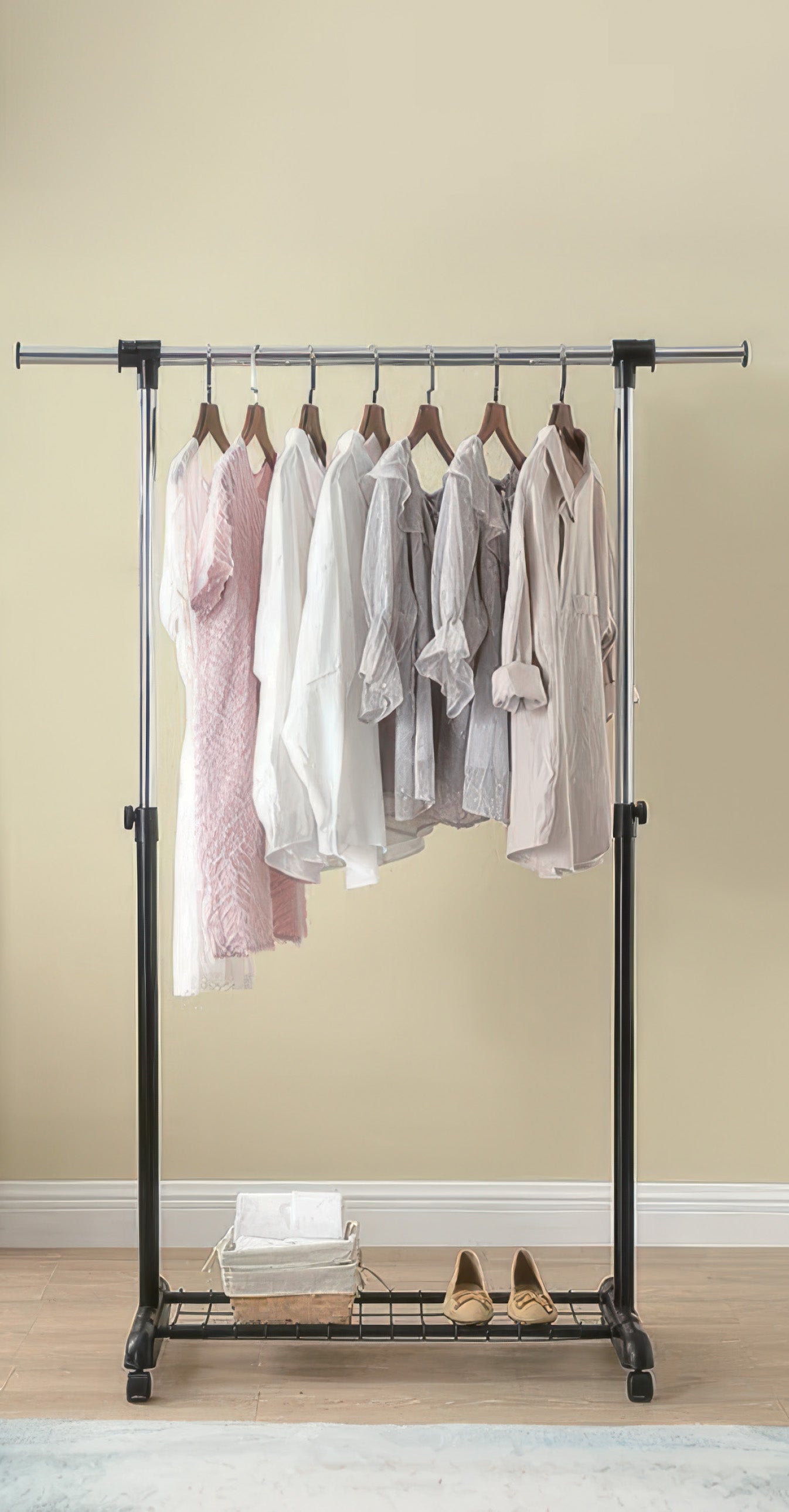 מתלה בגדים נייד טלסקופי מתכוונן  מבית FIXER כולל רשת