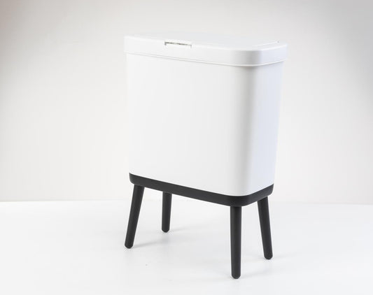 פח אשפה מעוצב בנפח 15 ליטר צבע לבן