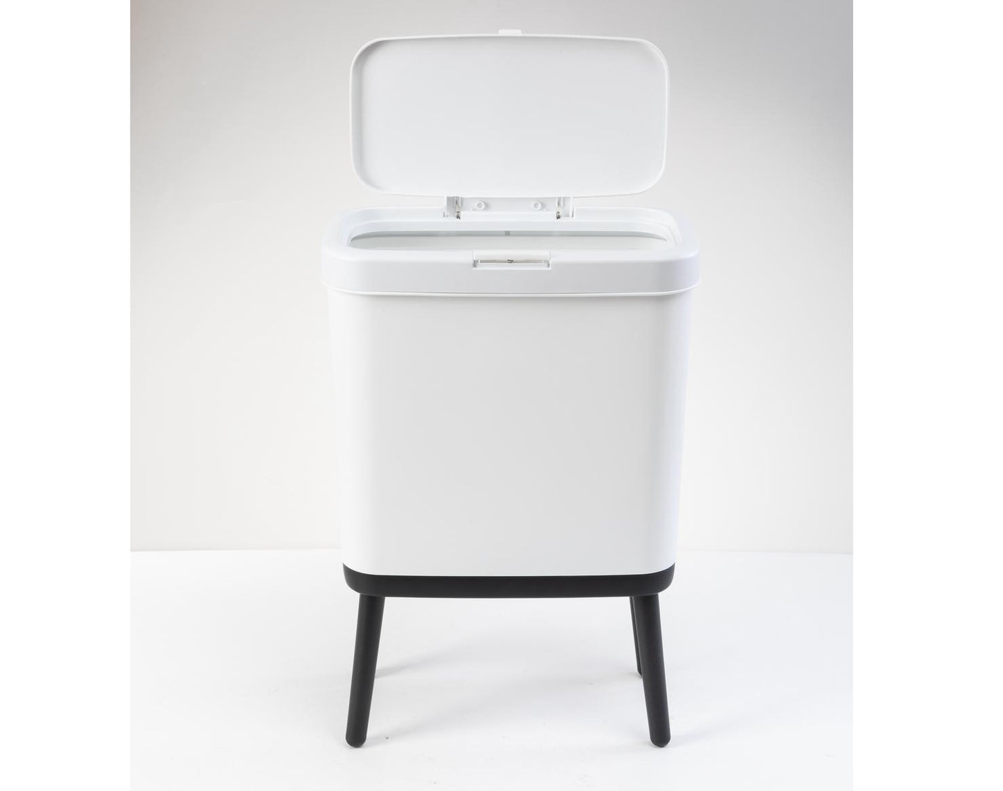 פח אשפה מעוצב בנפח 15 ליטר צבע שחור