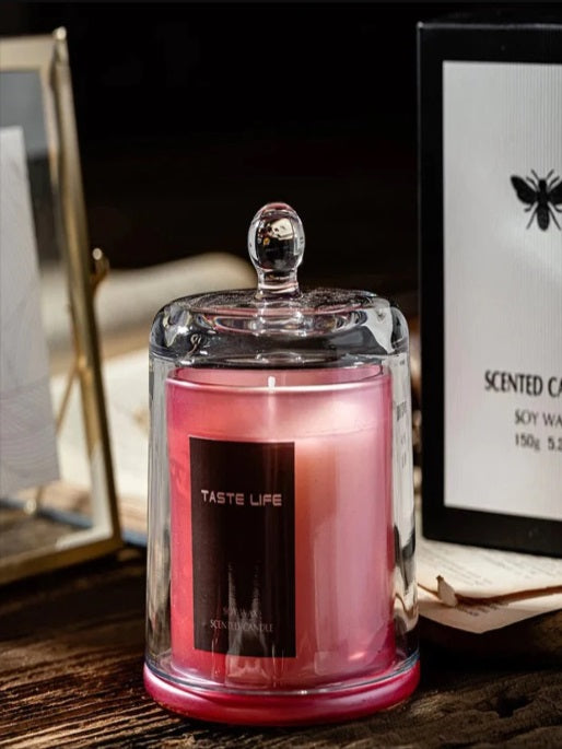 נר ריחני בעל עיצוב מודרני עם פקק ביטחון וגוף מזכוכית ריח לוונדר ואקליפטוס