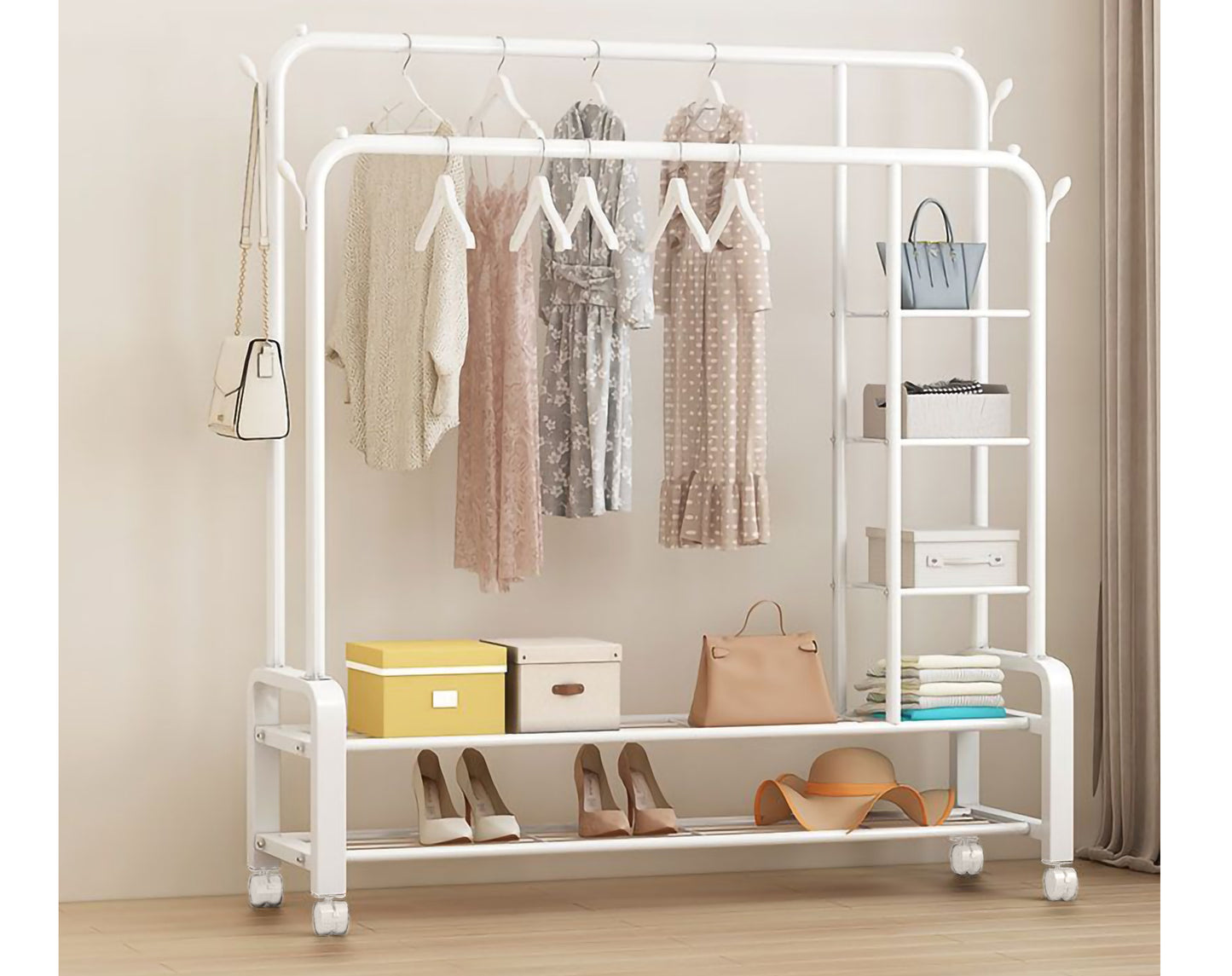 מעמד כפול לתליית בגדים עם שלושה מדפי איחסון בצד ושני מדפי איחסון בתחתית צבע לבן