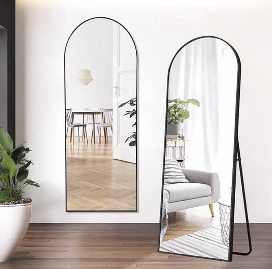 מראת גוף חצי אובלית על רגל 57*162 CM שחור