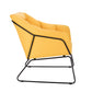 כורסה צהובה מודרנית עם מסגרת מתכת.