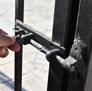 מנעולי בריח ורתק