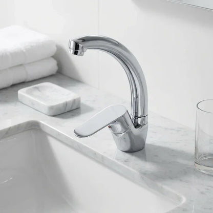 ברז ברבור קצר לכיור רחצה, Bathroom , Clear Sunny Day.