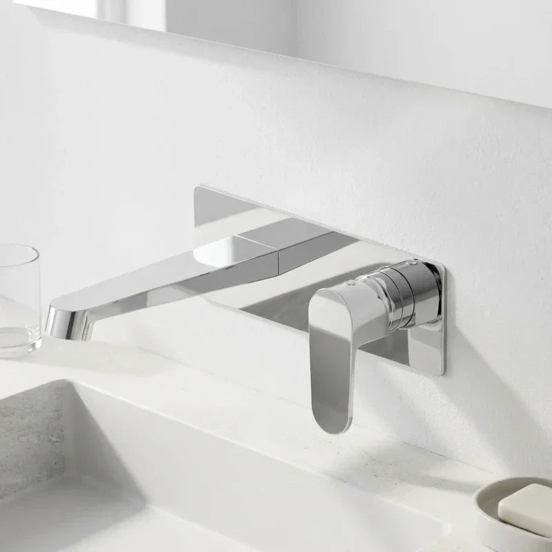 ברז קיר איגואסו כרום, Bathroom , Clear Sunny Day.