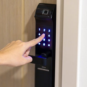 מנעול חכם לדלת