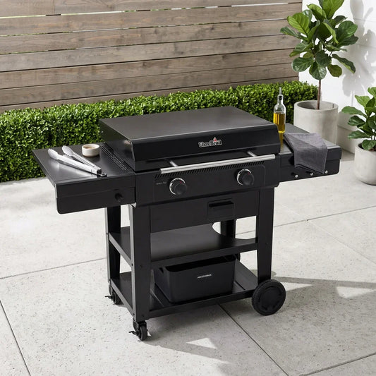 גריל גז פלאנצה VERSA, back yard, Clear Sunny Day.